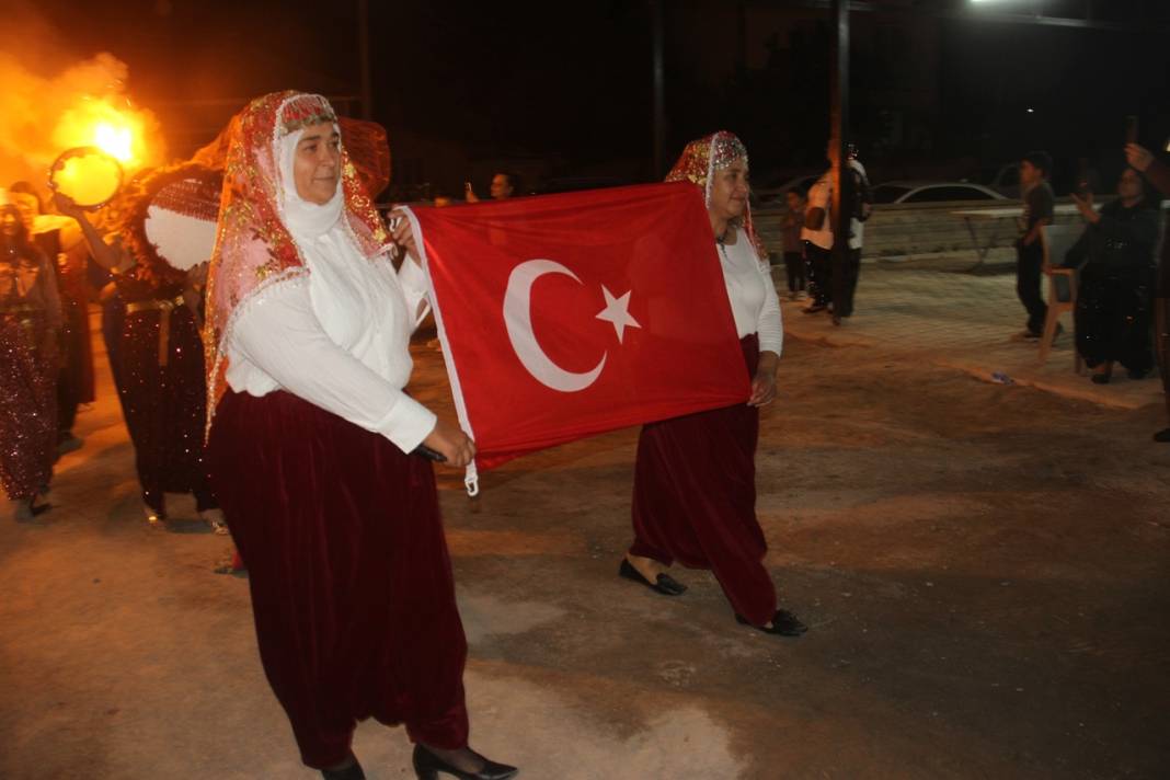 Konya'da bir mahallede sahte düğün yapıldı! Gerçeğinden daha çok eğlendiler 3